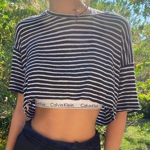 Striped cropped flowy shirt!